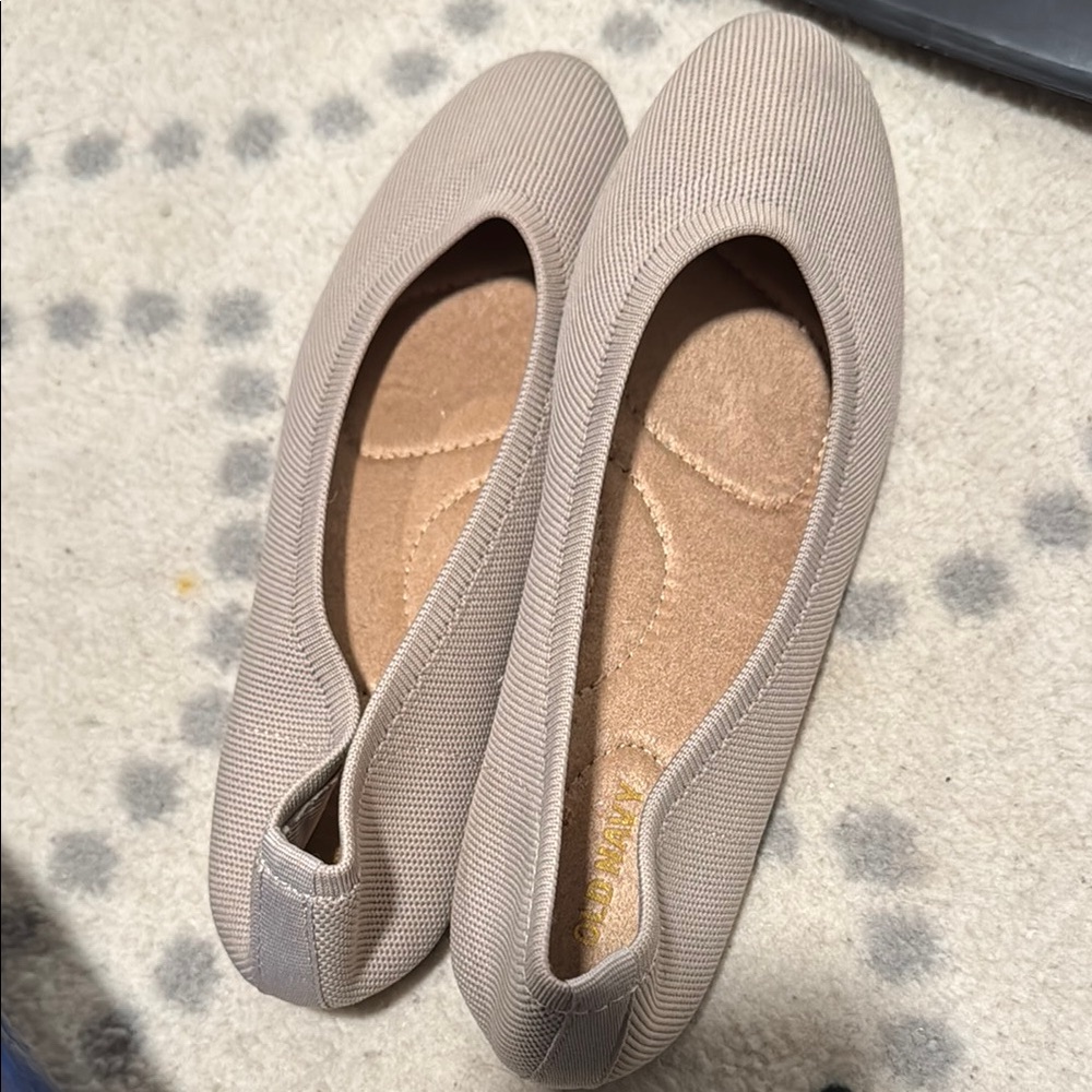Old Navy Women's Tan Flats